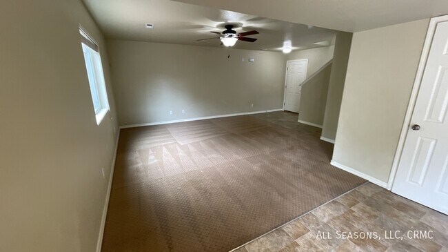 Building Photo - 4082 Creek Legend View