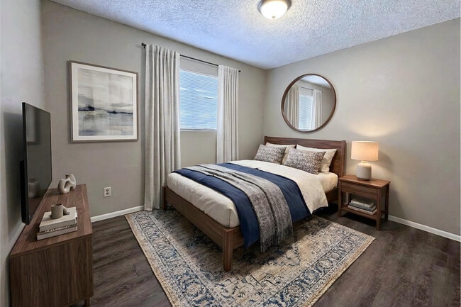 Building Photo - 1741 E Pepper Cir