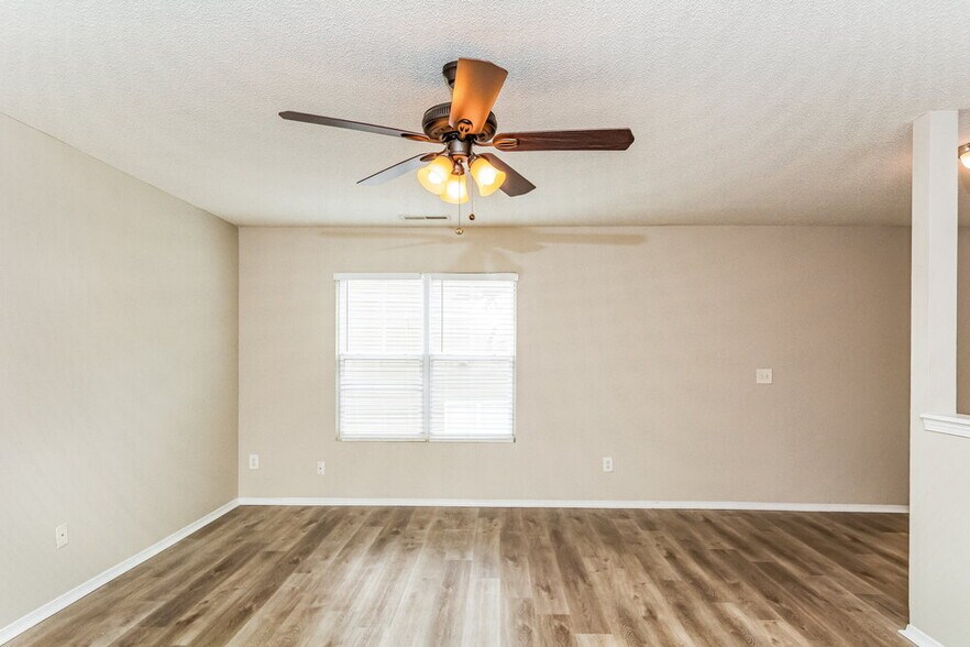 Building Photo - 3120 Varcroft Rd