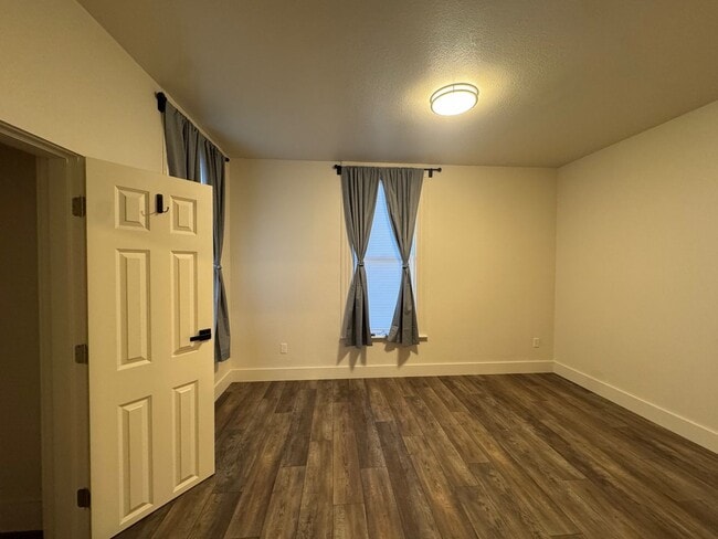 Building Photo - 1627 Pine St