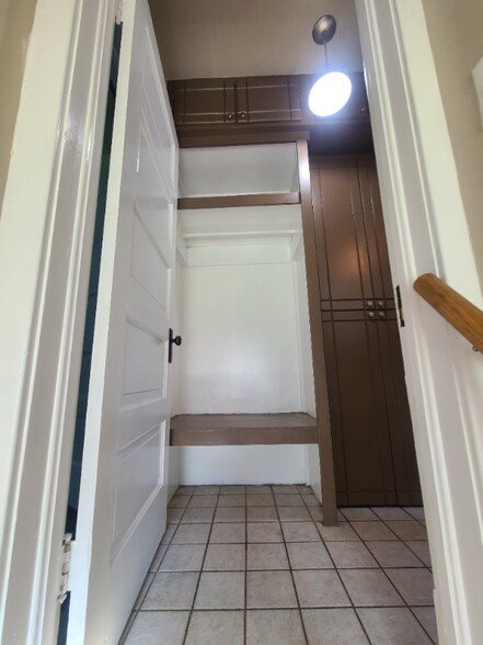 Building Photo - 35 Richards Ave NW