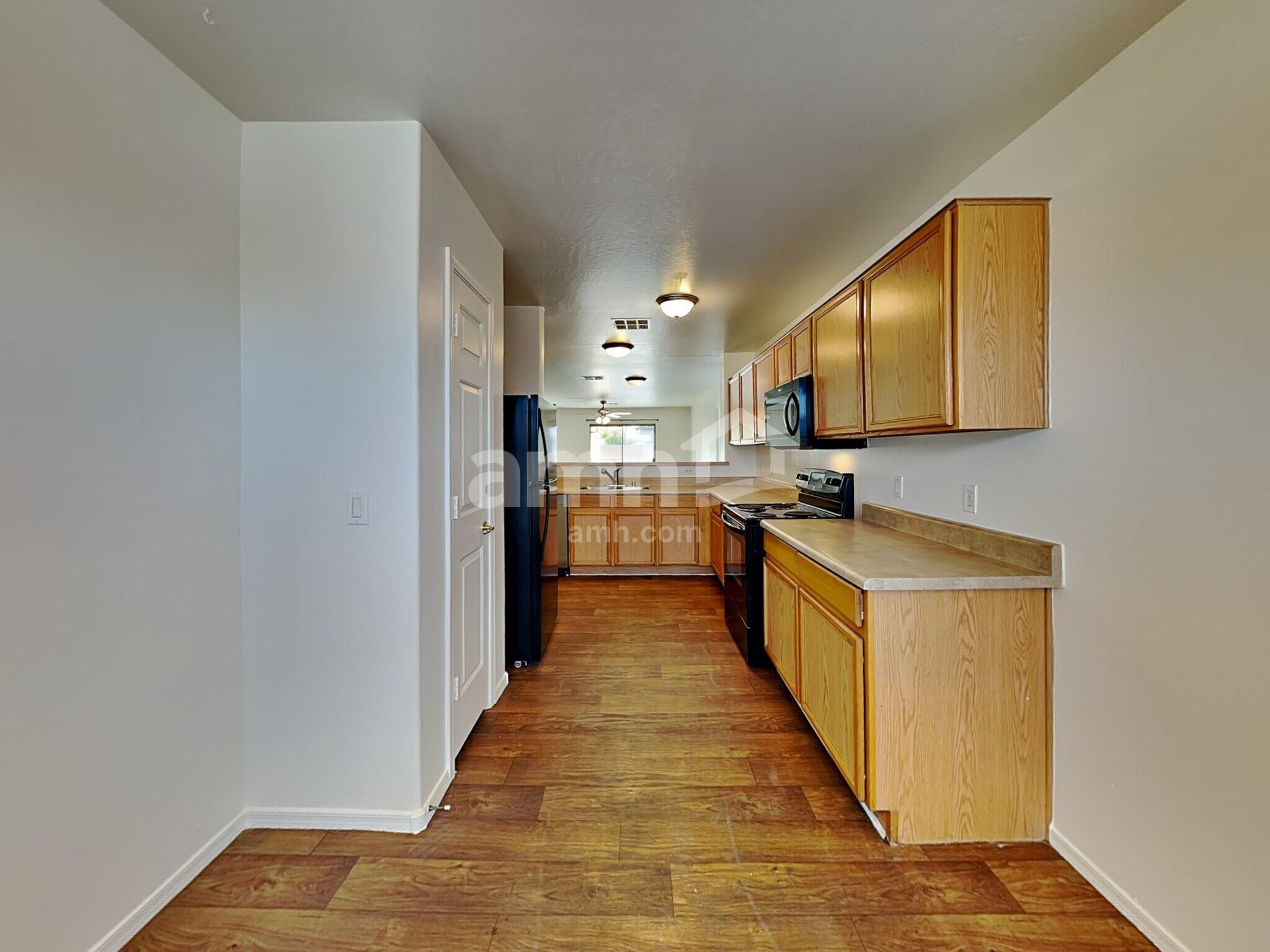 Building Photo - 6019 W Jones Ave