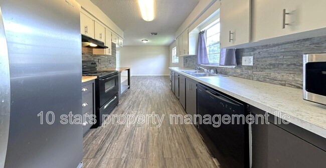 Building Photo - 31211 Stoney Brook Dr