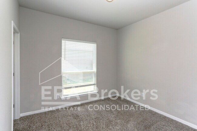 Building Photo - 1236 Grand Oak Trl