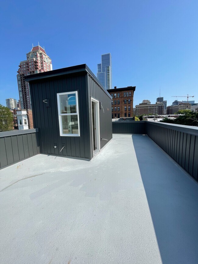 Building Photo - 1325 Rodman St