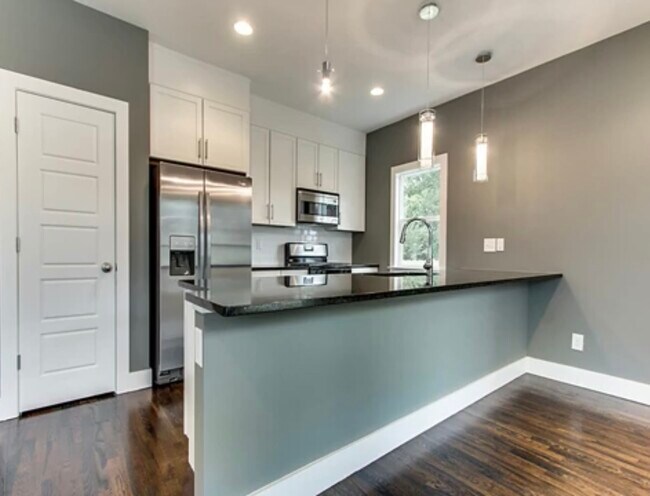 Building Photo - 2003 9th Ave N