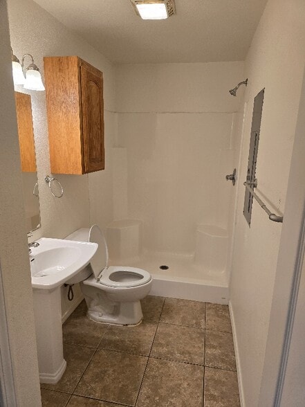 Building Photo - 63060 E 285 Ct