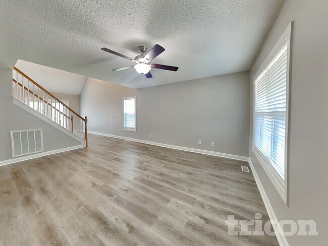 Building Photo - 5204 Halverson Ct