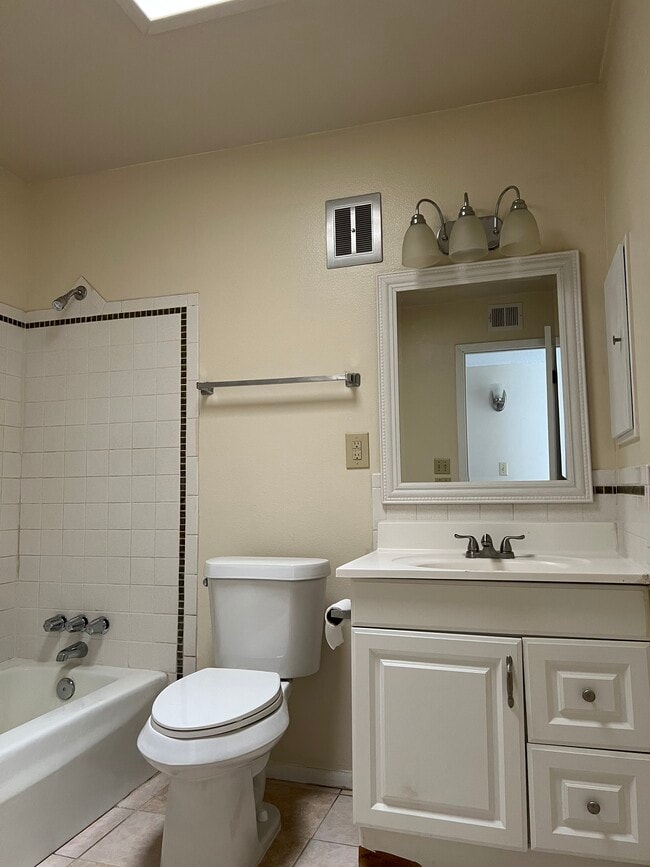 Building Photo - 7105 Tierra Alta Ave