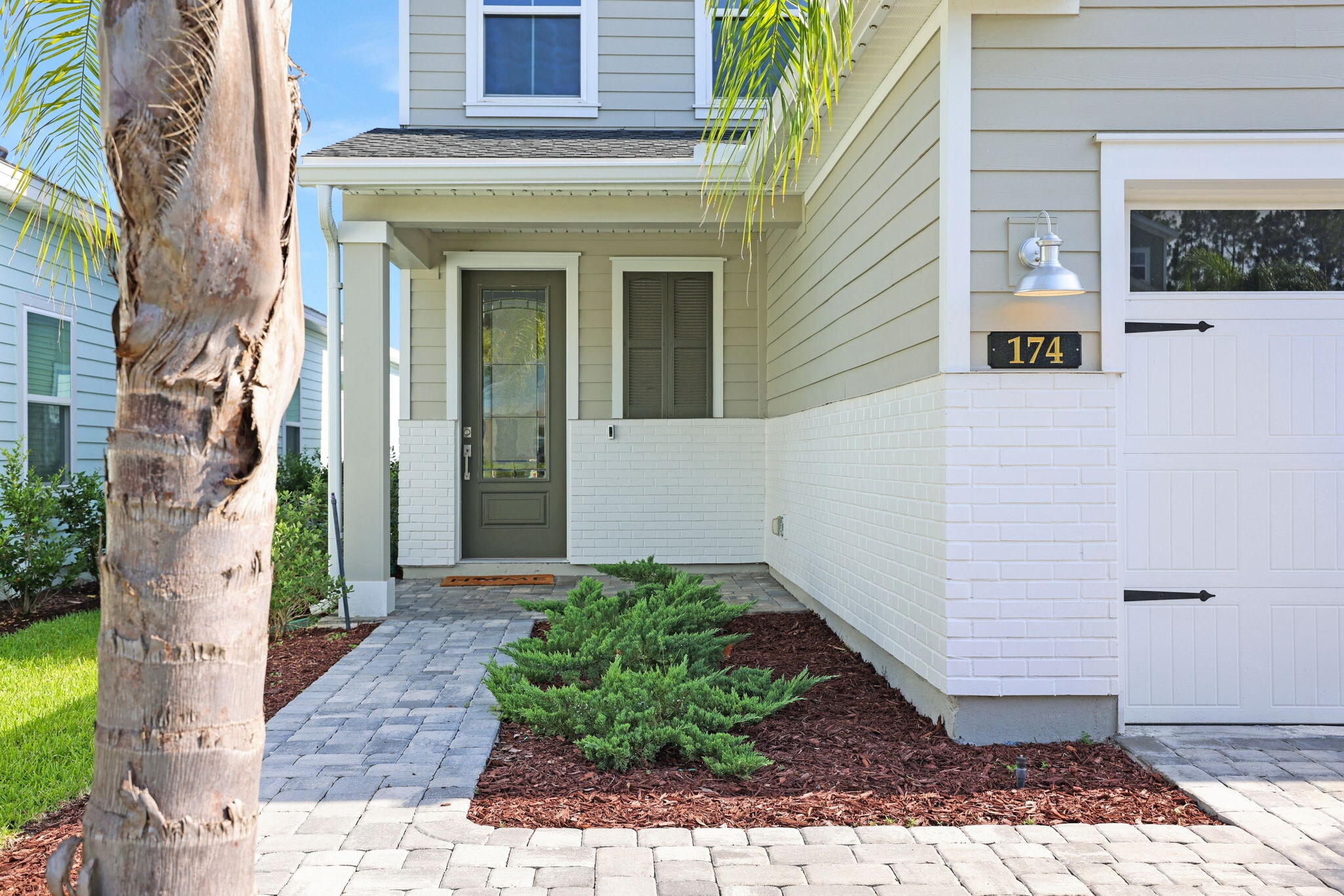 Building Photo - 174 Killarney Ave