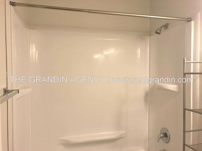 Building Photo - 1803 Grandin Rd SW