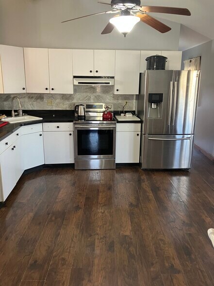 Building Photo - 43 Shasta Dr