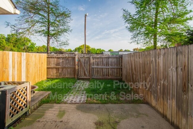 Building Photo - 234-24C Stefan Dr