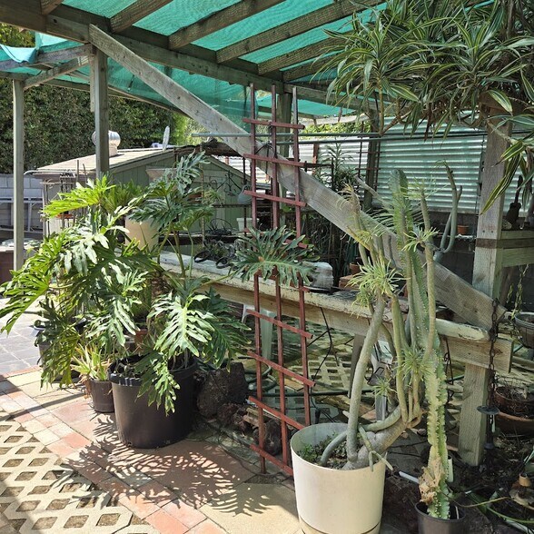 Building Photo - 3555 Colonial Ave