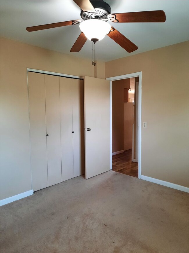 Building Photo - 3 BED | 1 BATH | SINGLE GARAGE | SOUTH