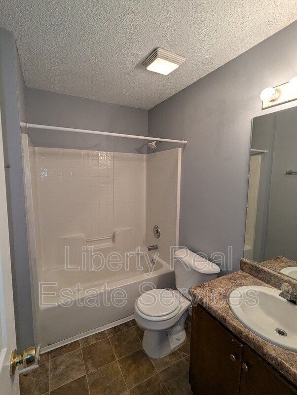 Building Photo - 215 Bridgemont Way