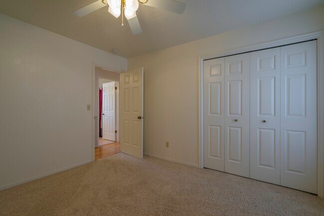 Building Photo - Spacious Stand Alone Home