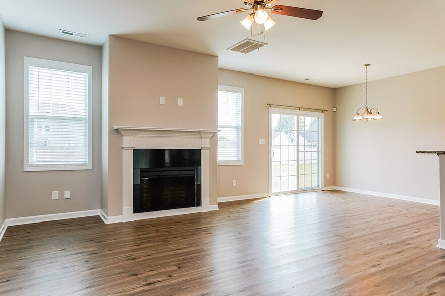 Building Photo - 238 Grovemere Ln