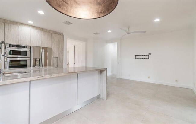 Building Photo - 2604 Center Ct Dr