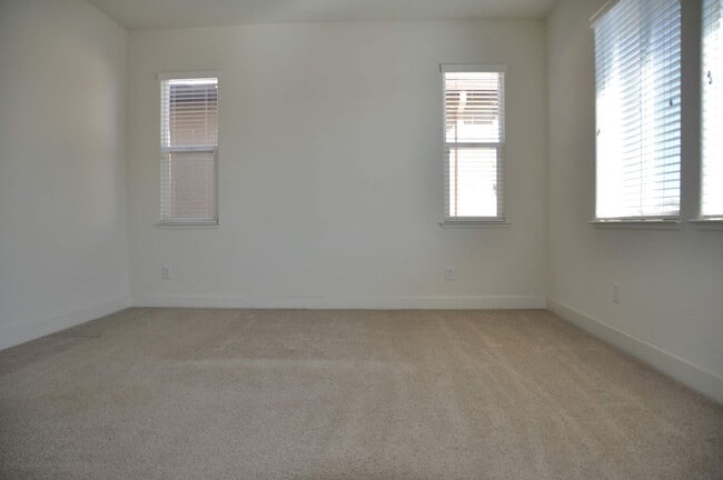Building Photo - Beautiful North Natomas 3/2 plus LOFT!  Please read entire ad prior to requesting a viewing!