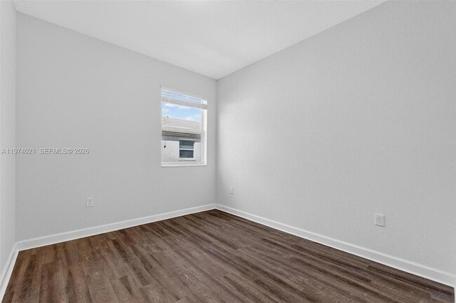 Building Photo - 2619 SE 11th St