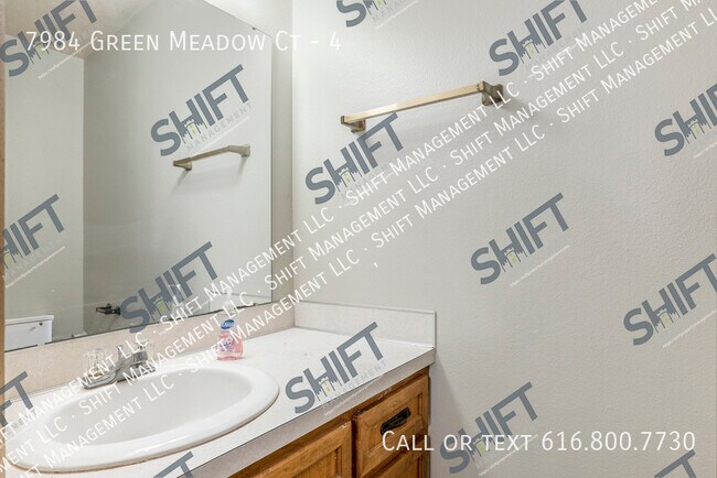 Building Photo - 7984 Green Meadow Ct