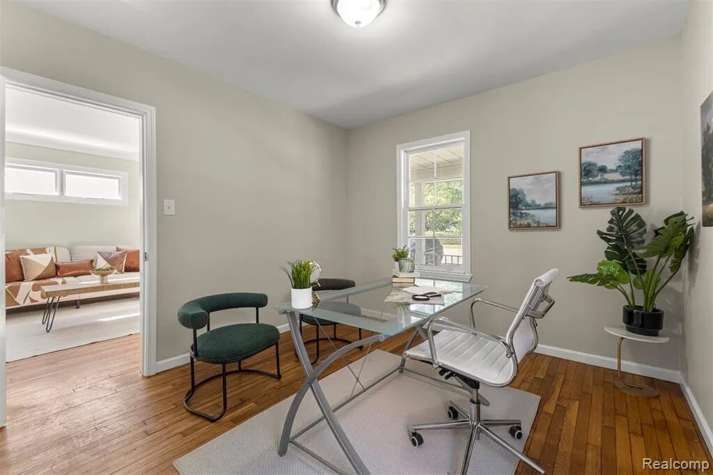 Building Photo - 3369 Pelham St