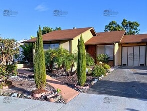 Building Photo - Beautiful! 55 + Community Move-In Ready 2BR/1BA Home in Peacock Hills  - Oceanside