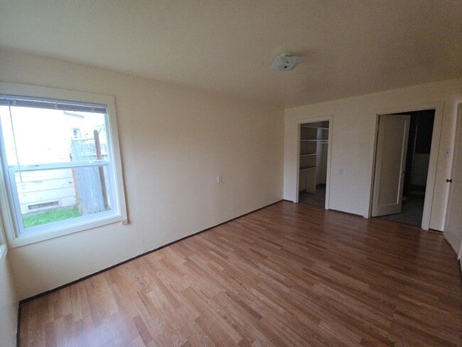Building Photo - Price reduced! 1BR/1BA house on Henderson St. in Eureka!