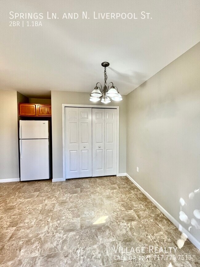 Building Photo - 155 Springs Ln