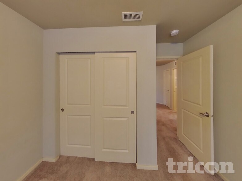 Building Photo - 730 205th St Ct E