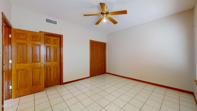 Building Photo - 9033 Leo St