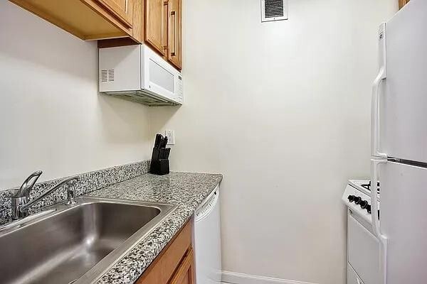 Building Photo - 393 W 49th St