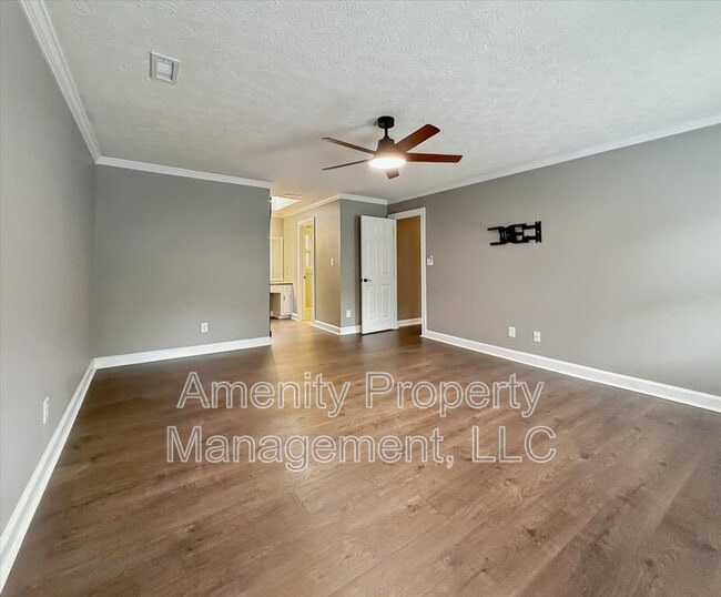 Building Photo - 11 Blacksmythe Ln