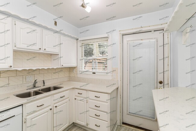 Building Photo - 2863 Allview Cir
