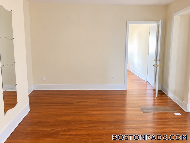 Building Photo - 1408 Commonwealth Ave