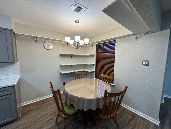 Building Photo - 257 Brettwood Dr