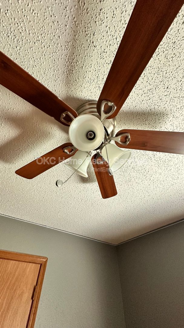 Building Photo - 1210 Glenwood Dr