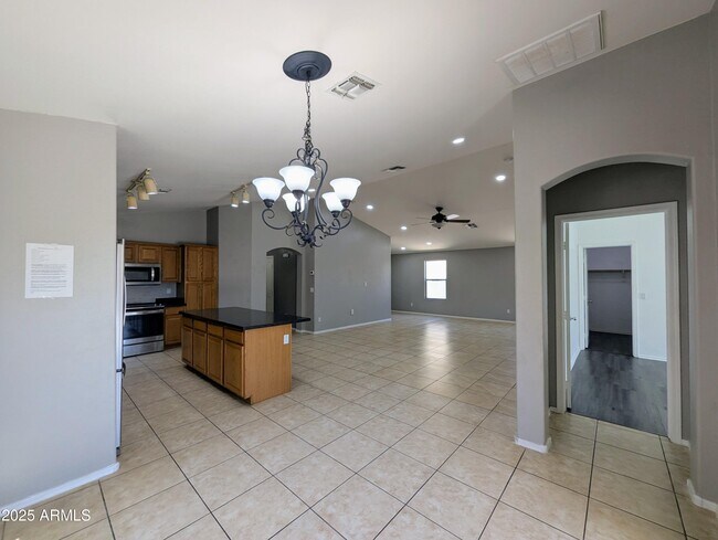 Building Photo - 13959 W Country Gables Dr