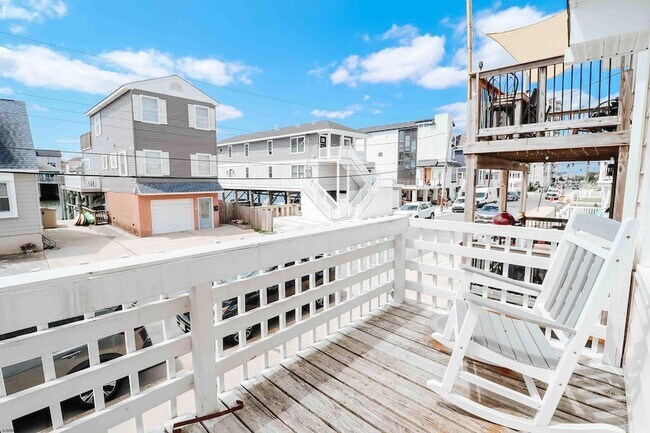 Building Photo - 129 N Derby Ave