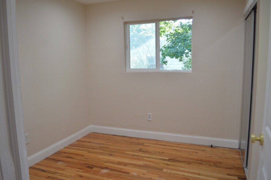 Bedroom #3 - 44 Lake Ter