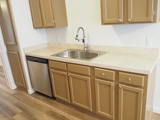 Building Photo - 3 Bed 2 Bath in Fort Worth