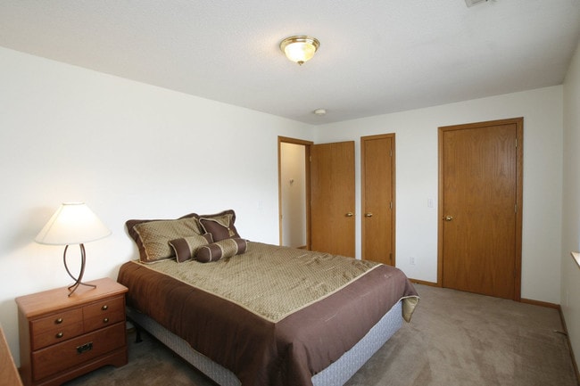 Building Photo - Westcove - Fully Occupied