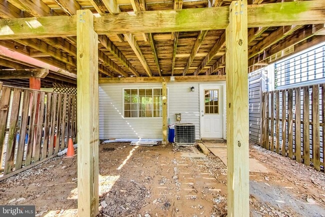 Building Photo - 11141 Captain's Walk Ct
