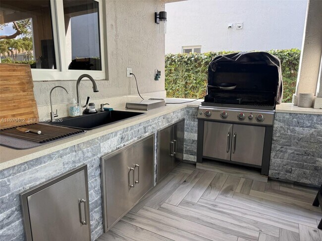 Building Photo - 10973 NW 53rd Ln