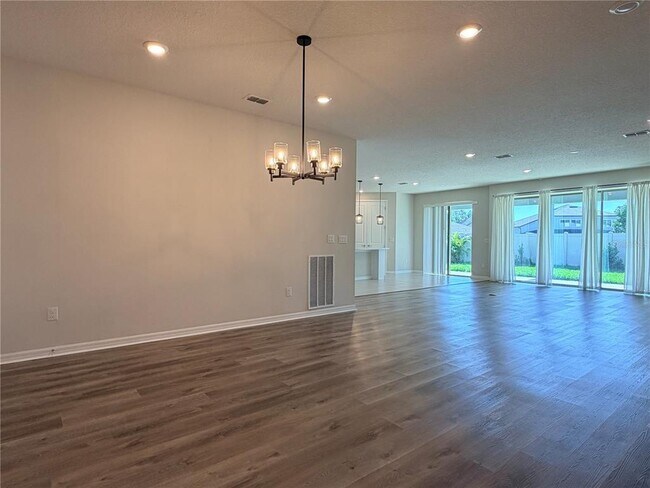 Building Photo - 19259 Briarbrook Dr
