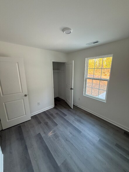 Building Photo - 194 Sheree Ln