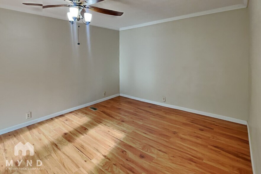 Building Photo - 2570 Rolling View Dr