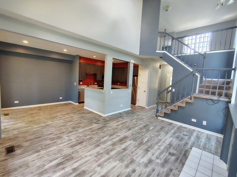Building Photo - 667 Woodhaven Dr