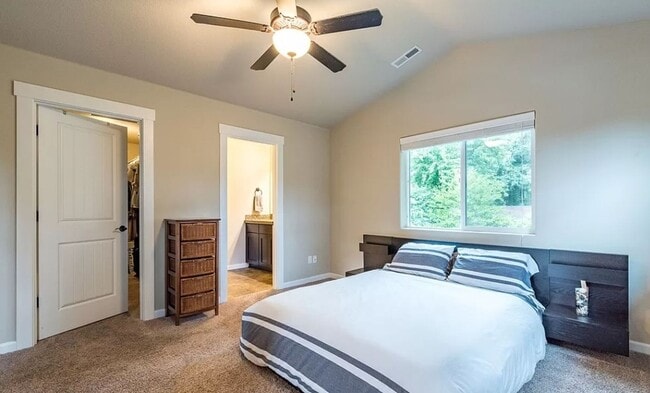 Building Photo - 3 bedroom Home Covered Patio home has AC !!!
